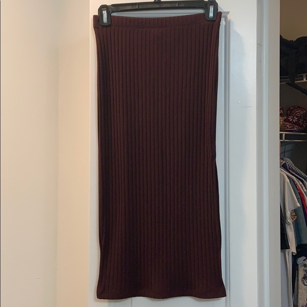 Maroon pencil skirt with left sided slit